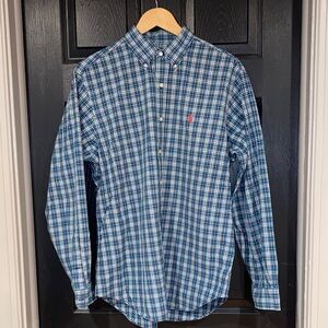 Ralph Lauren Button Down Collar Shirt. Size Large